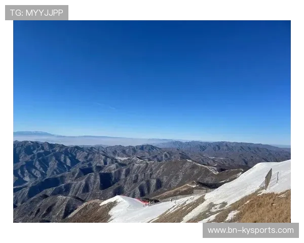 高山滑雪赛事优化赛道标识与安全提示提升观赛体验,高山滑雪比赛场地 高山滑雪赛事优化赛道标识与安全提示提升观赛体验,高山滑雪比赛场地