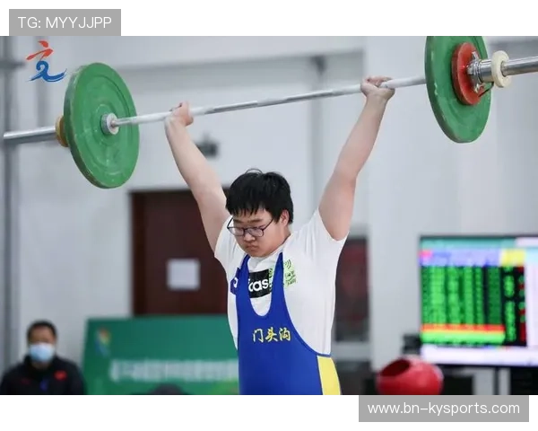 举重俱乐部完善青少年体能与技术双轨培养模式，青少年举重队